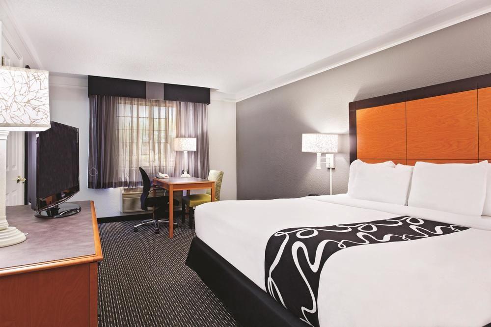 La Quinta Inn By Wyndham Champaign Ngoại thất bức ảnh