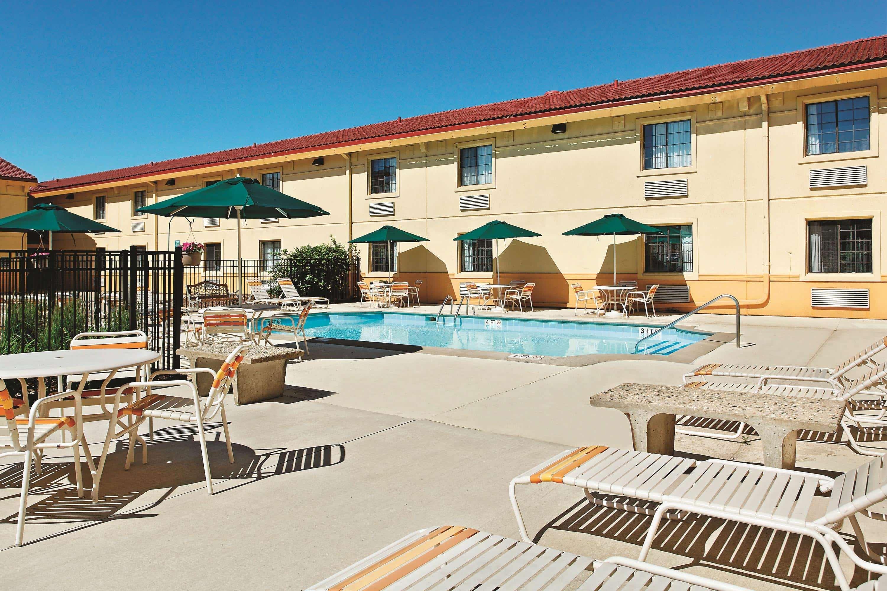 La Quinta Inn By Wyndham Champaign Ngoại thất bức ảnh
